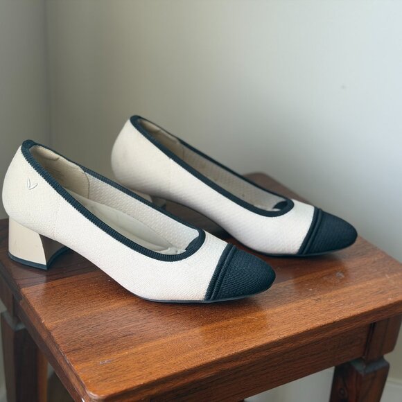 Vivaia Round-Toe Chunky Heels - Picture 1 of 4